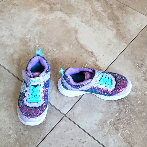 Skechers Shoes Skechers Girls Sneakers Size 3 Poshmark